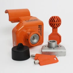 Purpleline Saracen Gullwing Hitch Lock -CampLux Sales Shop IMG 2033 max 1349x850 19207.1601547972